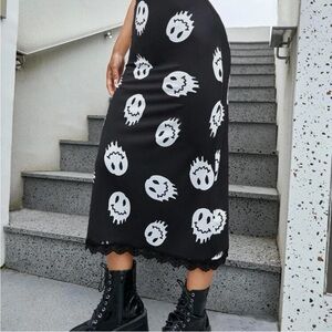 3/$15 Black and White Smiley Face Midi Skirt